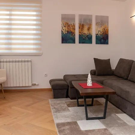 Suncani Vrhovi * 亚霍里纳